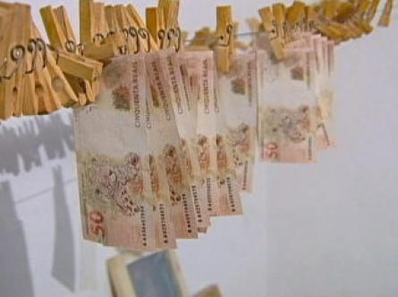 PM encontra R$ 20 mil em notas falsas em Itaquaquecetuba, SP
 PIRITUBA