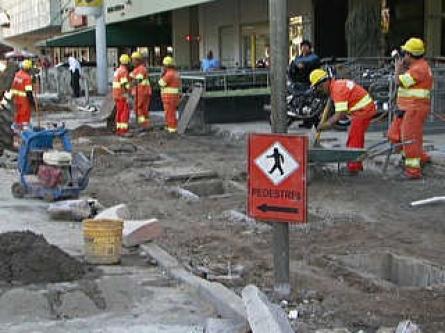 Obras em grandes avenidas causam transtornos em SP PIRITUBA