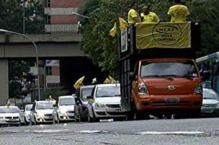 Taxistas fazem carreata em protesto contra a violncia SP PIRITUBA