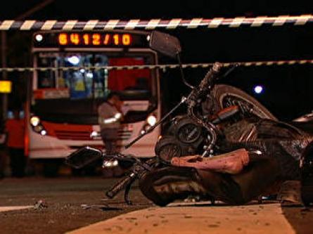 Motorista de nibus foge aps acidente que matou um em SP PIRITUBA