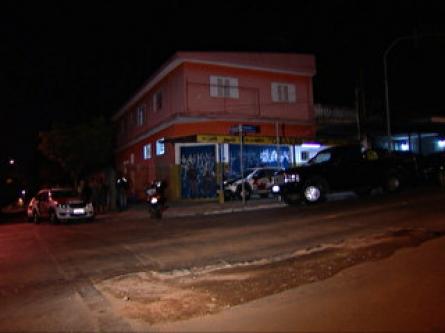 Suspeitos morrem em tentativa de assalto a bar em Guarulhos PIRITUBA