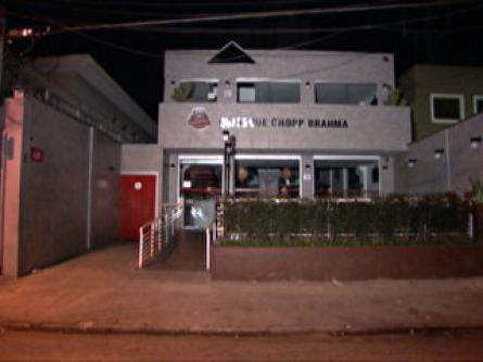 Assaltantes fazem arrasto na porta de bar na Zona Sul de SP PIRITUBA